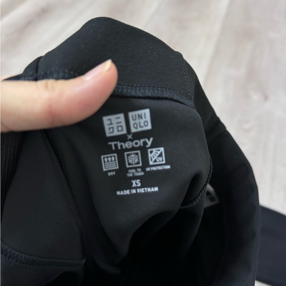 Uniqlo x Theory - Picture 4 of 4